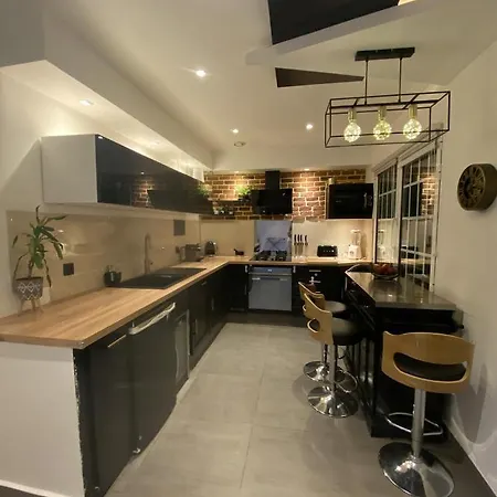 Maison Lyon-bron Eurexpo - Stadium Groupama Apartment *